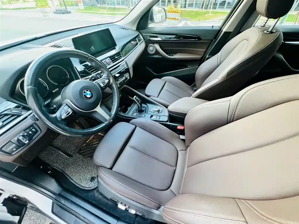 BMW X1 2021 sDrive25Li Leading фото 13