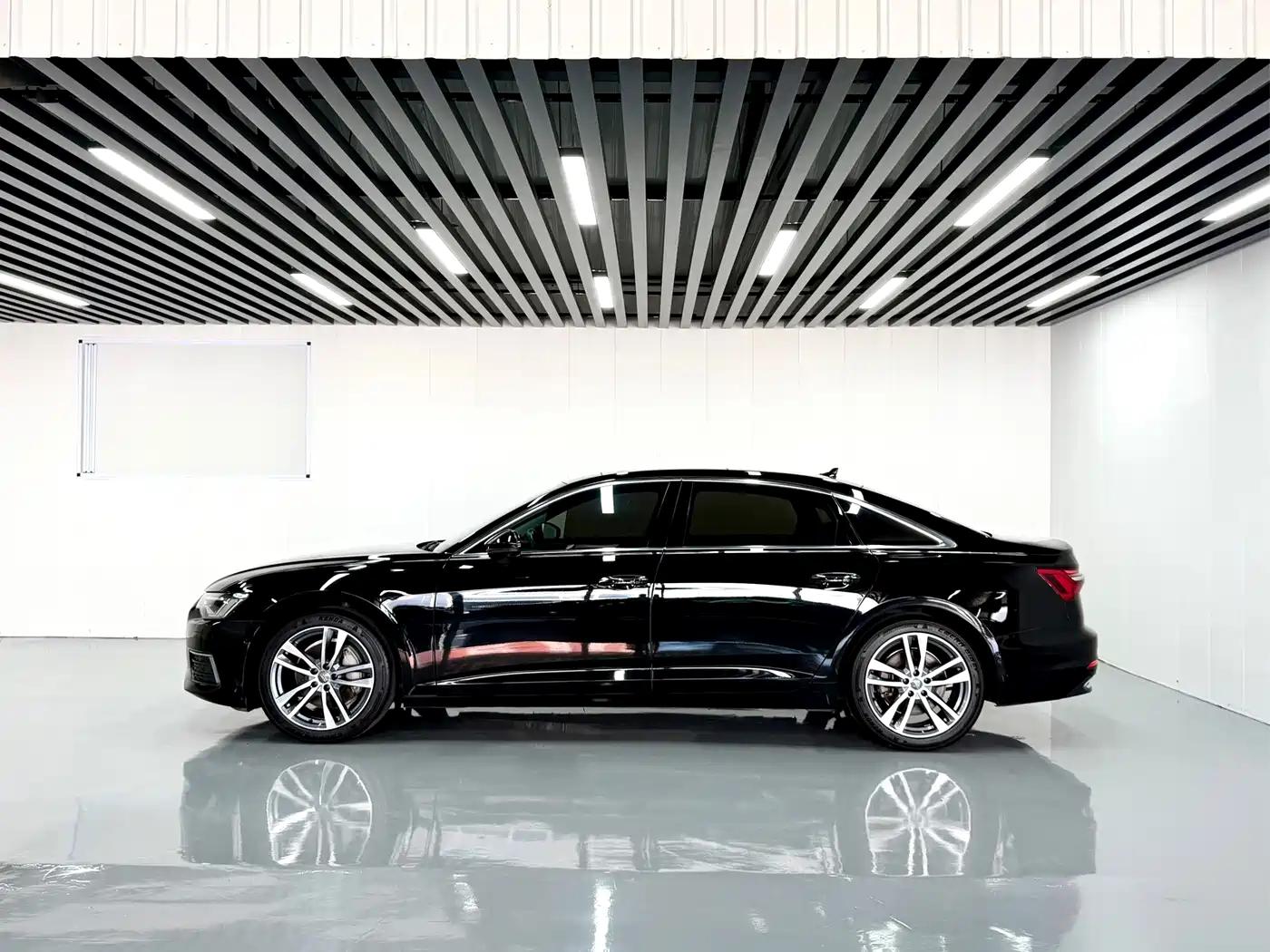 Фото 3 - Audi A6L