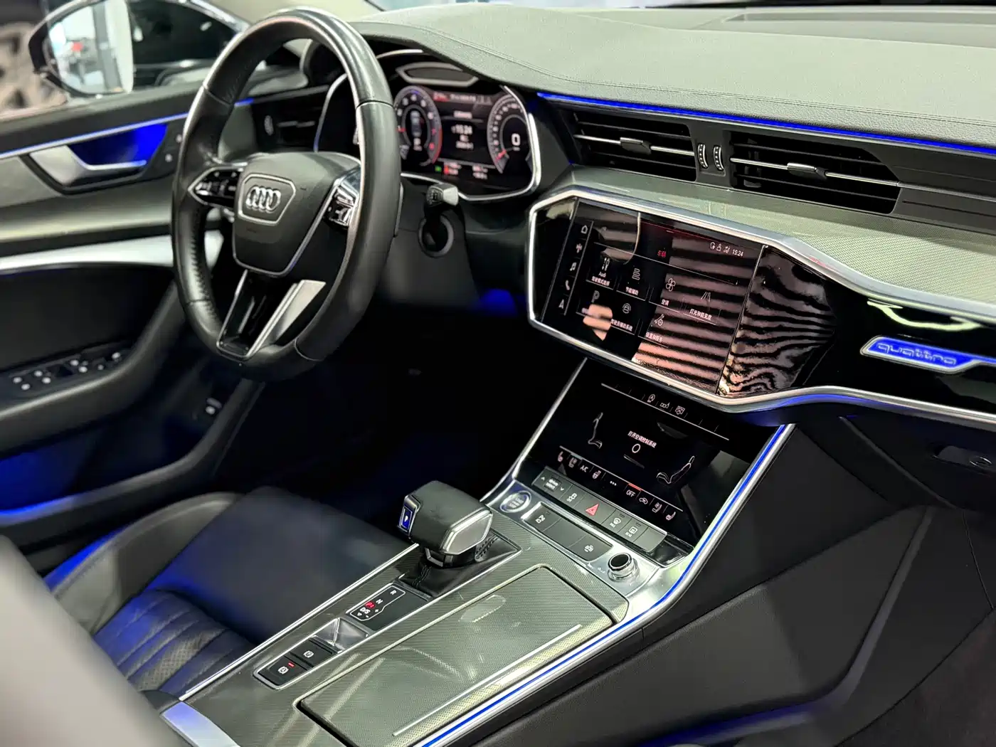 Фото 19 - Audi A6L