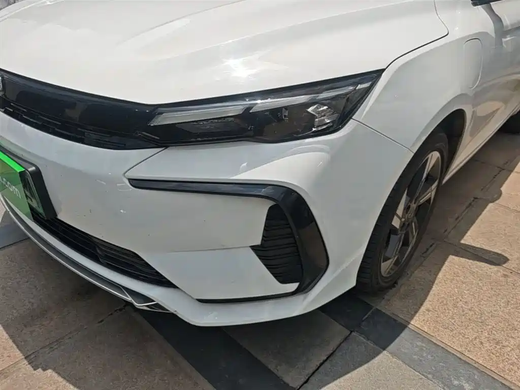 صورة 24 - Geely Emgrand L HiP