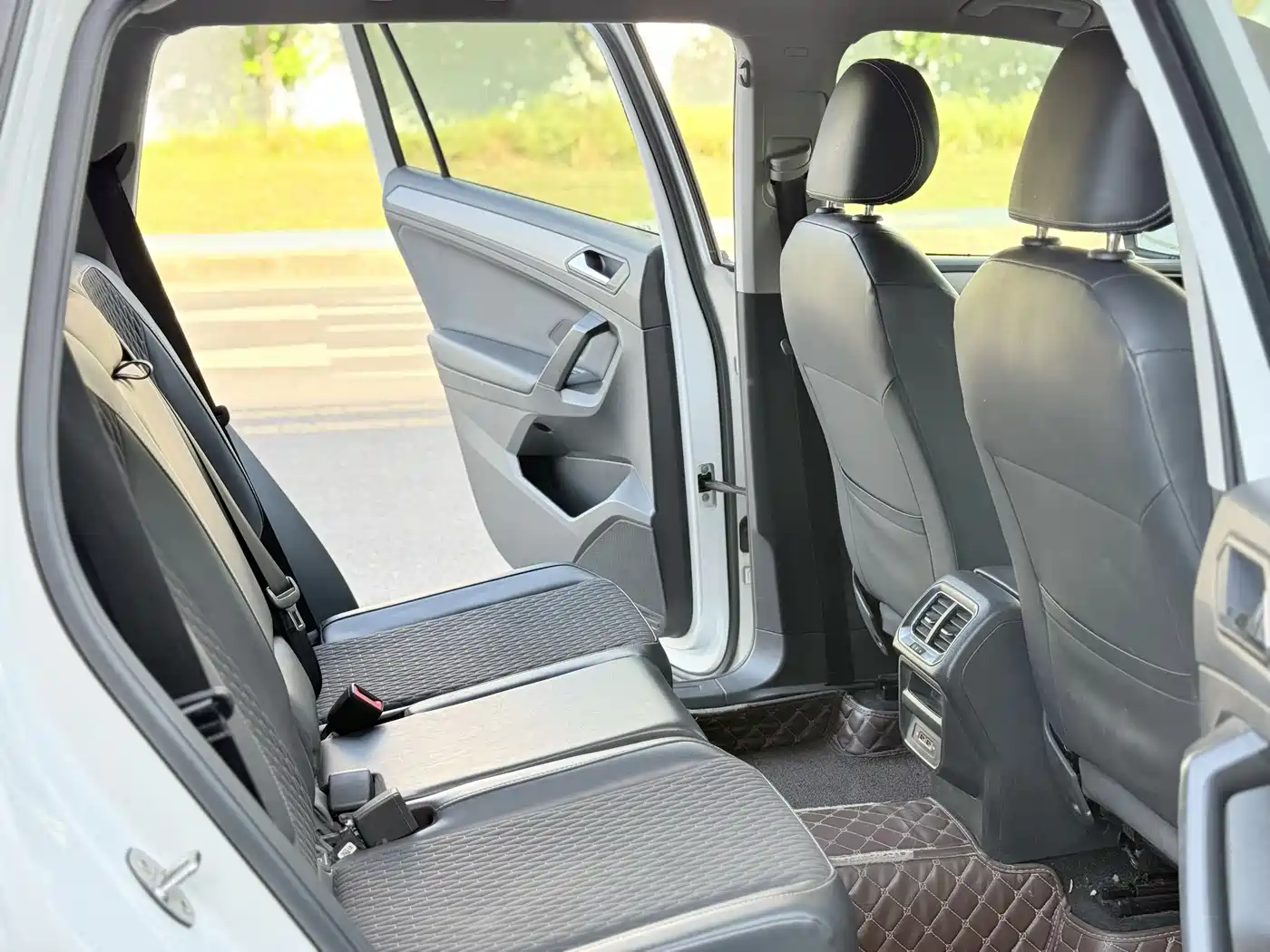 Volkswagen Tiguan L 2020 330TSI Auto 2WD Trend China VI фото 15
