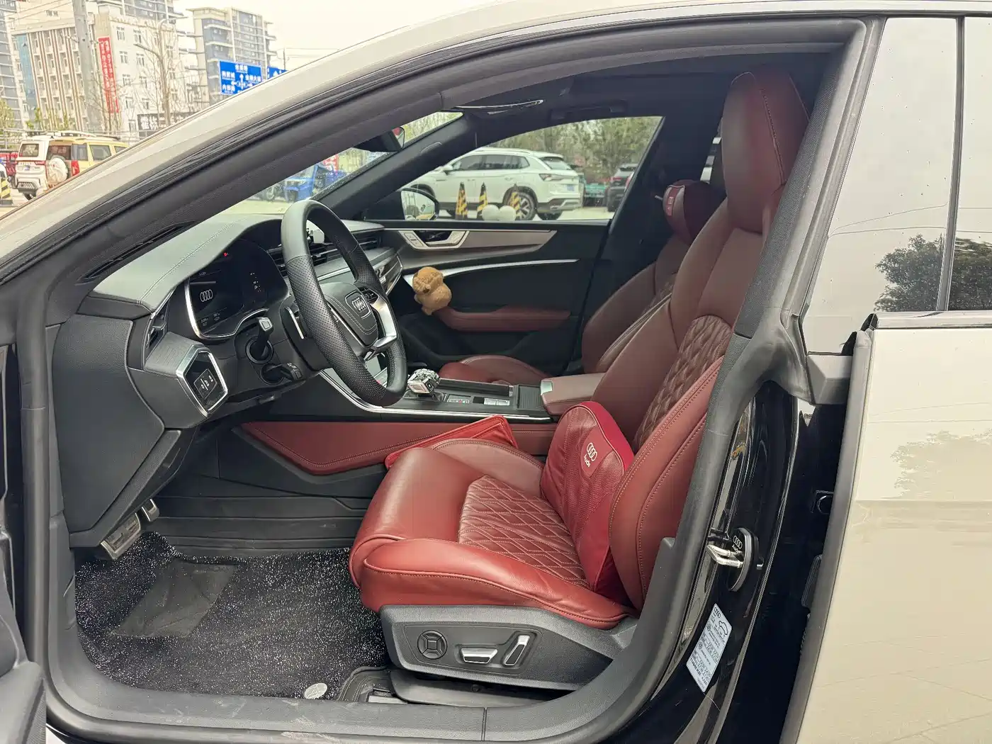 Audi A7L 2024 45 TFSI quattro S-line Black Warrior Edition фото 8