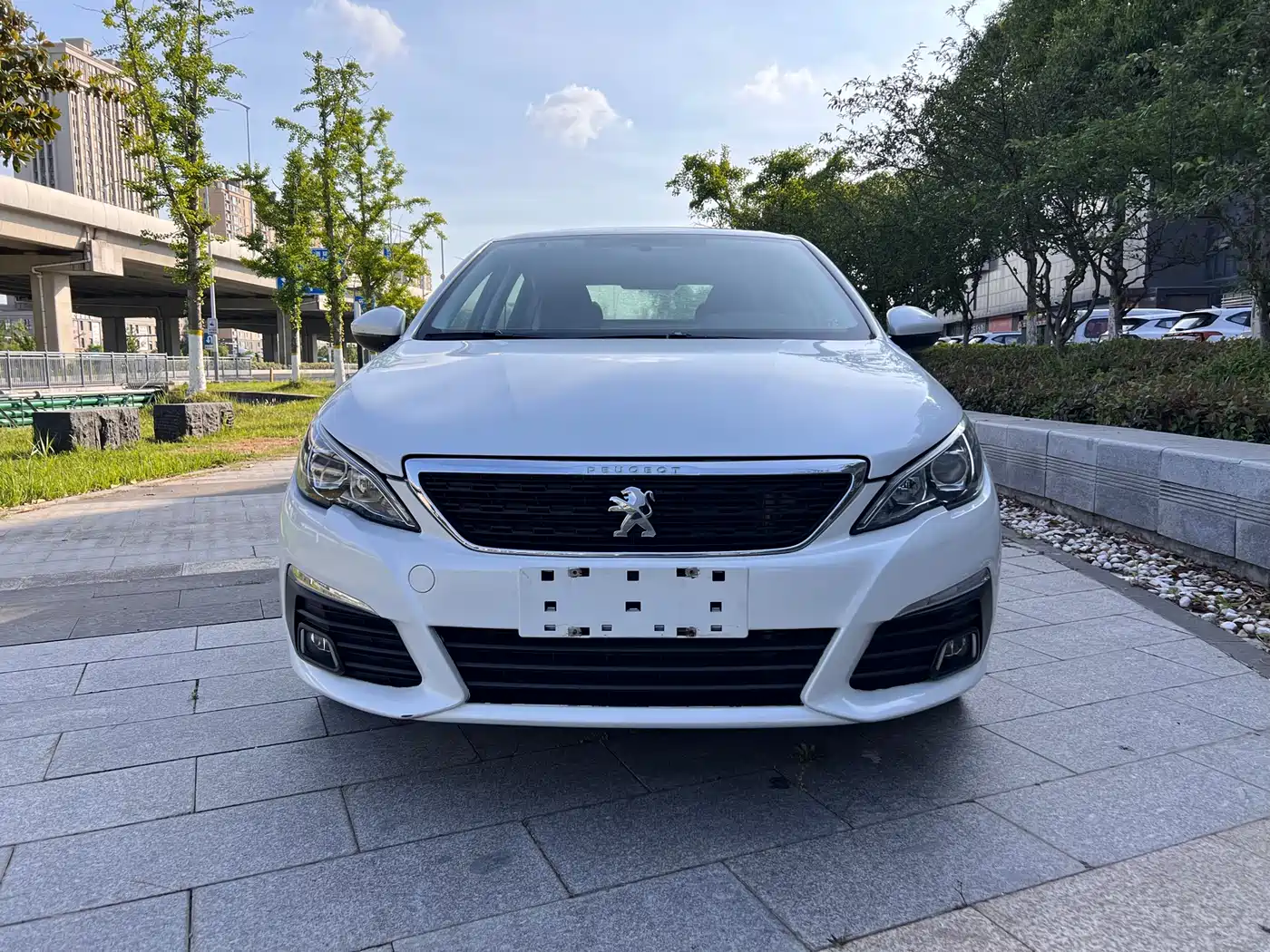 Peugeot 308 2016 1.6L Automatic Luxury фото 2