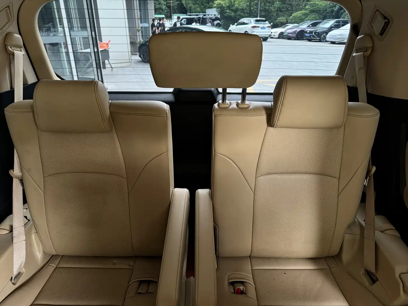 Toyota Alphard 2019 Hybrid 2.5L Luxury фото 16