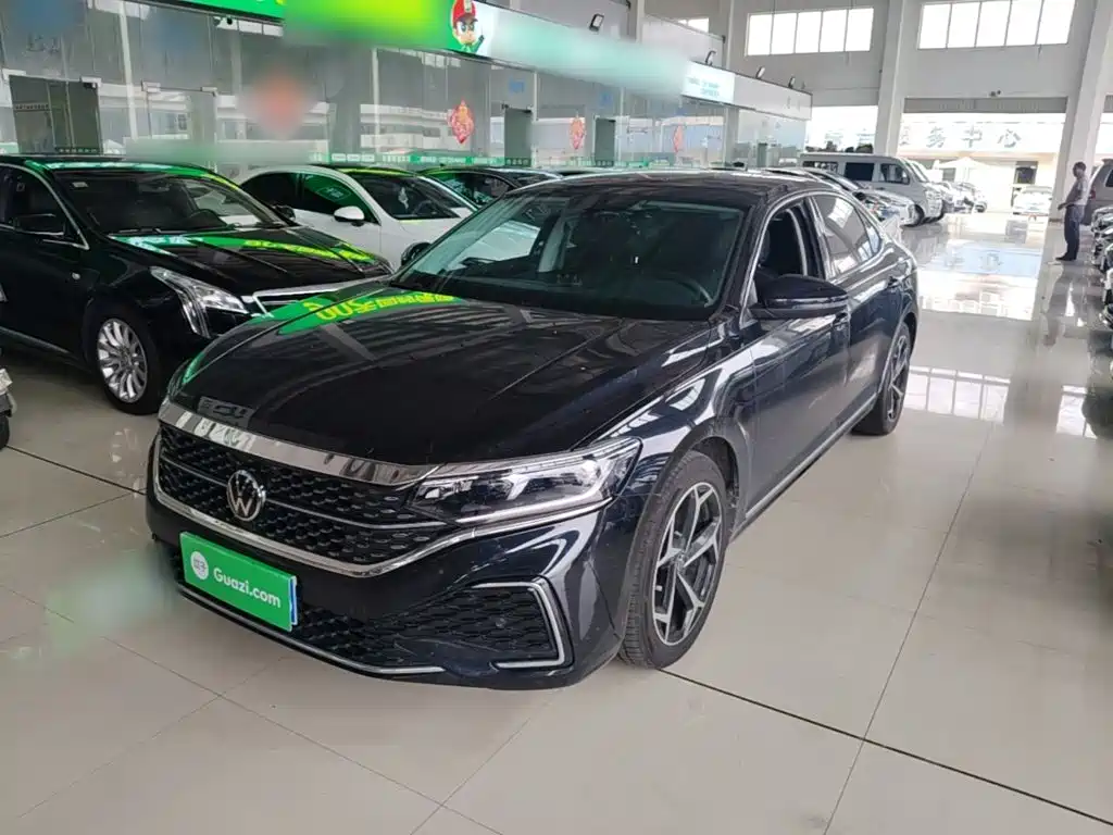 Photo 1 - Volkswagen Passat