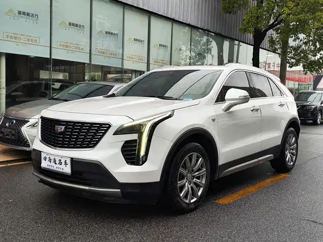 CADILLAC XT4