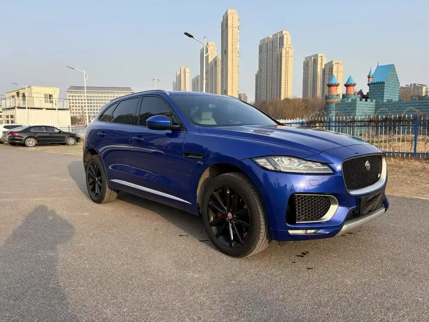 Фото 3 - Jaguar F-PACE