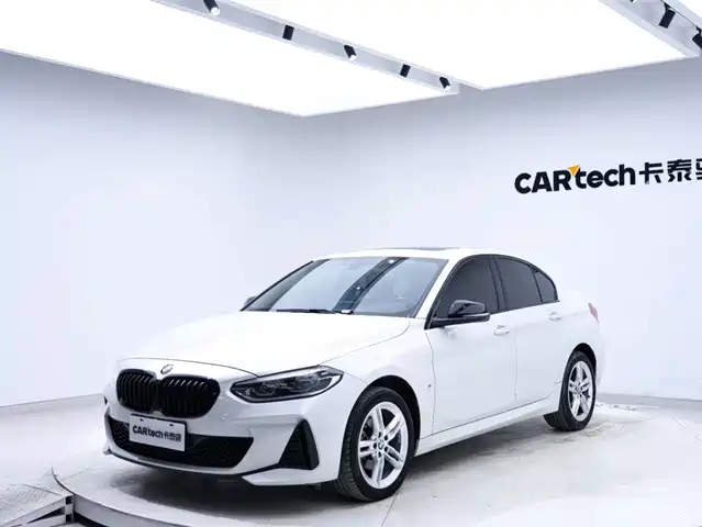 BMW 1 Series 2022 120i M Sport Shadow Edition — фото 1