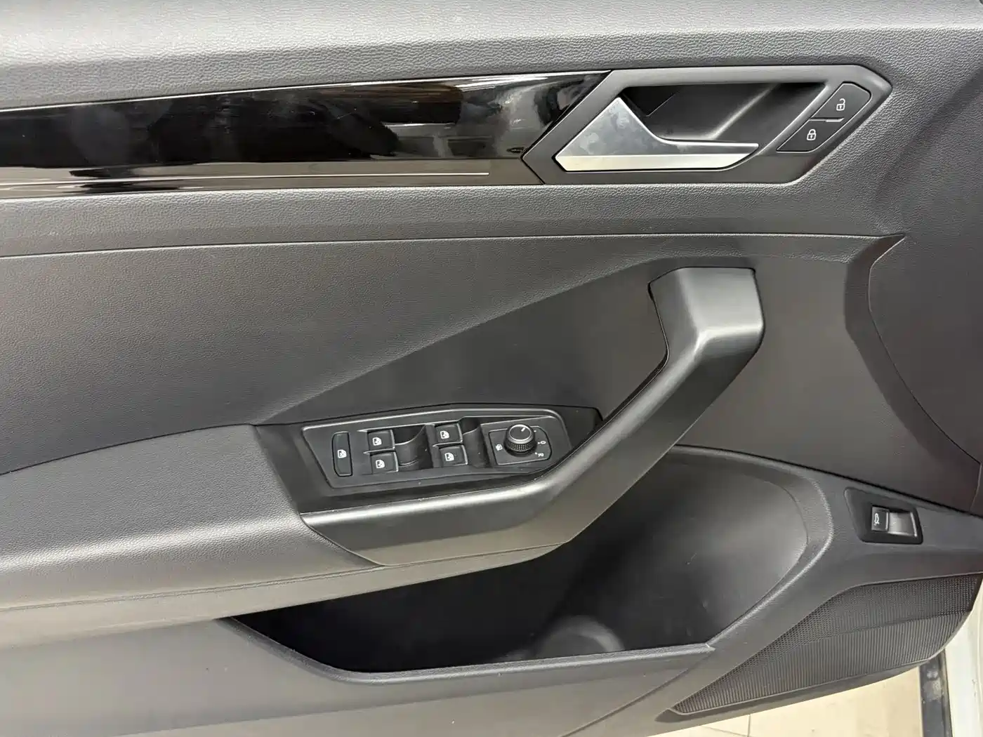 Volkswagen T-ROC 2022 280TSI DSG 2WD Comfort PLUS фото 7