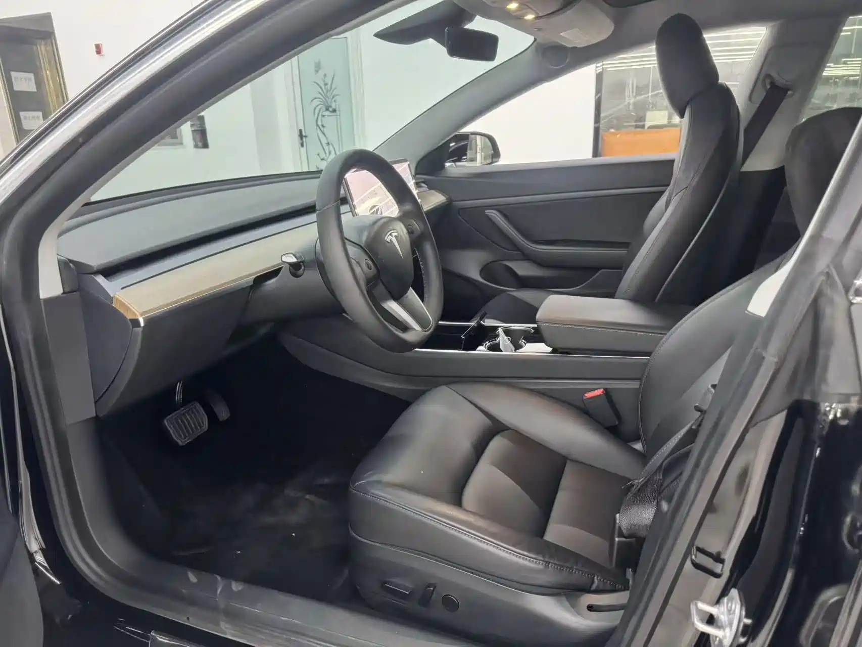 Фото 8 - Tesla Model 3