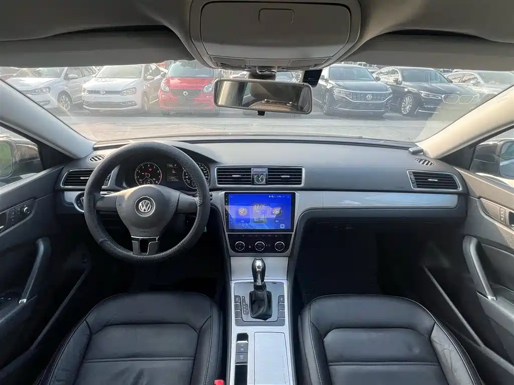 Volkswagen Passat 2014 1.8TSI DSG Luxury Navigation Edition фото 7