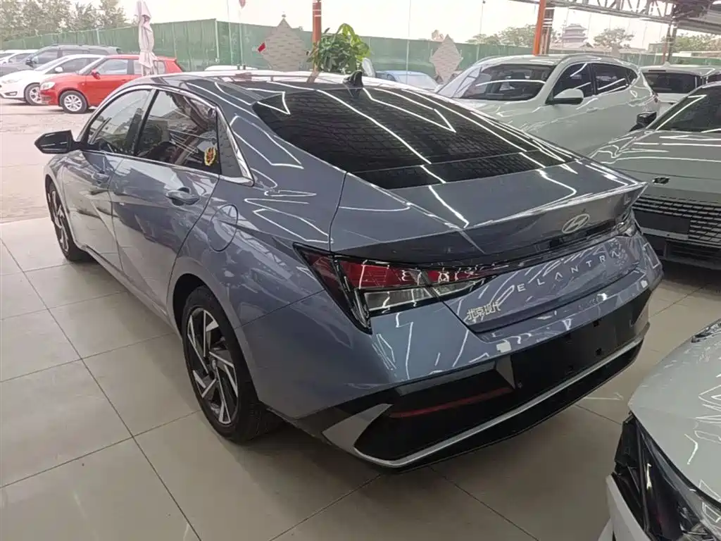 Hyundai Elantra 2023 1.5L CVT GLX Elite Edition фото 5