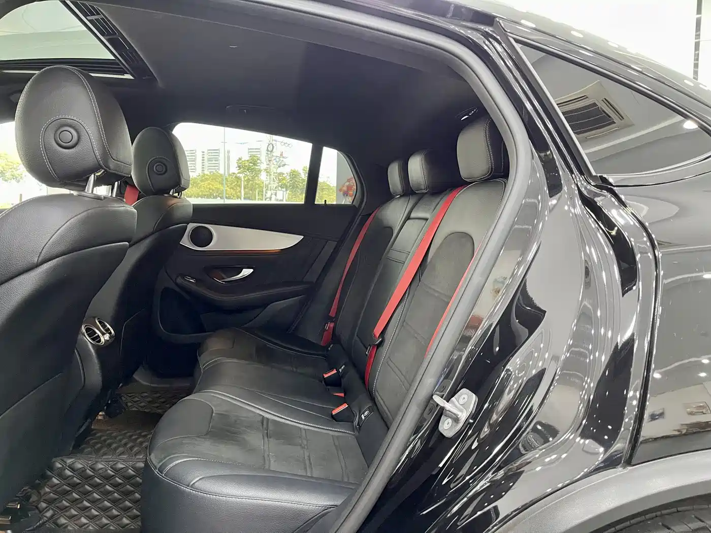 Mercedes-Benz GLC AMG 2018 AMG GLC 63 4MATIC+ фото 15