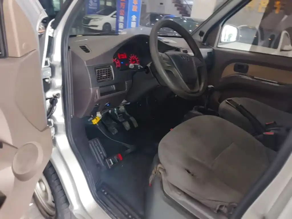 Wuling Motors Wuling Rongguang 2022 2021 1.5L Extended Standard Power Assisted L3C