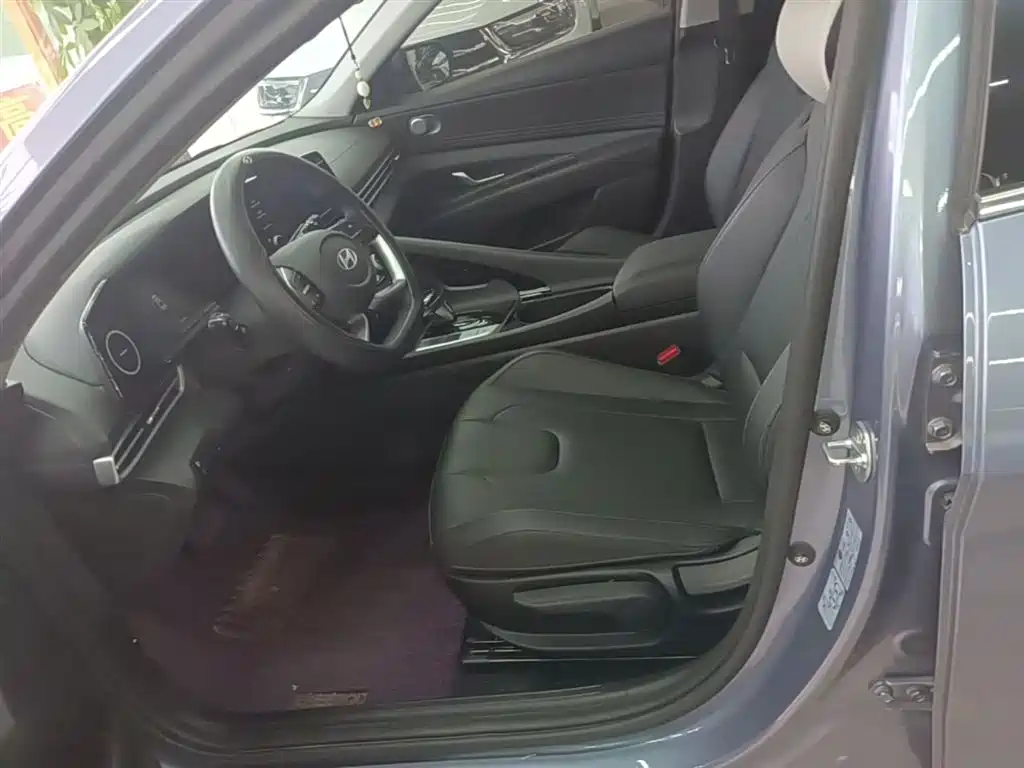 Hyundai Elantra 2023 1.5L CVT GLX Elite Edition фото 15