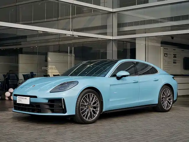 PORSCHE PANAMERA