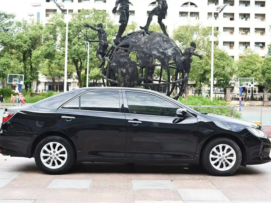Toyota Camry 2015 2.0G Leading Edition фото 4