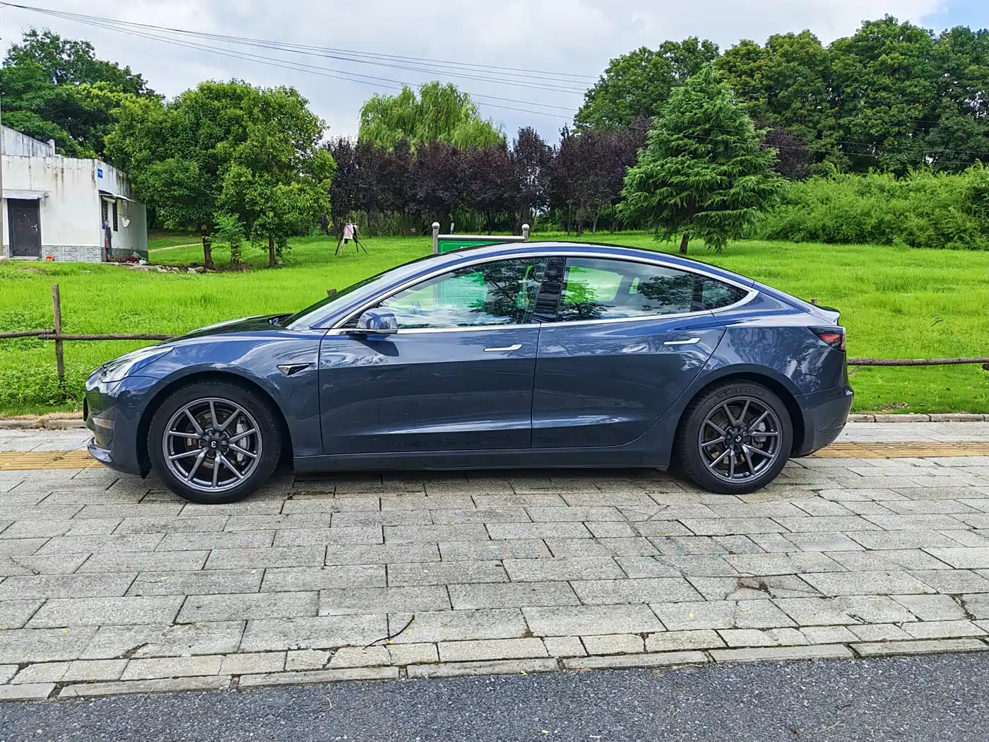 Photo 3 - Tesla Model 3 (Import)
