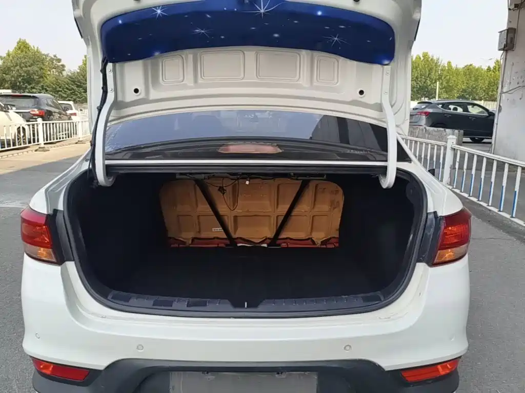 Kia K2 2017 2017 Sedan 1.4L AT GLS