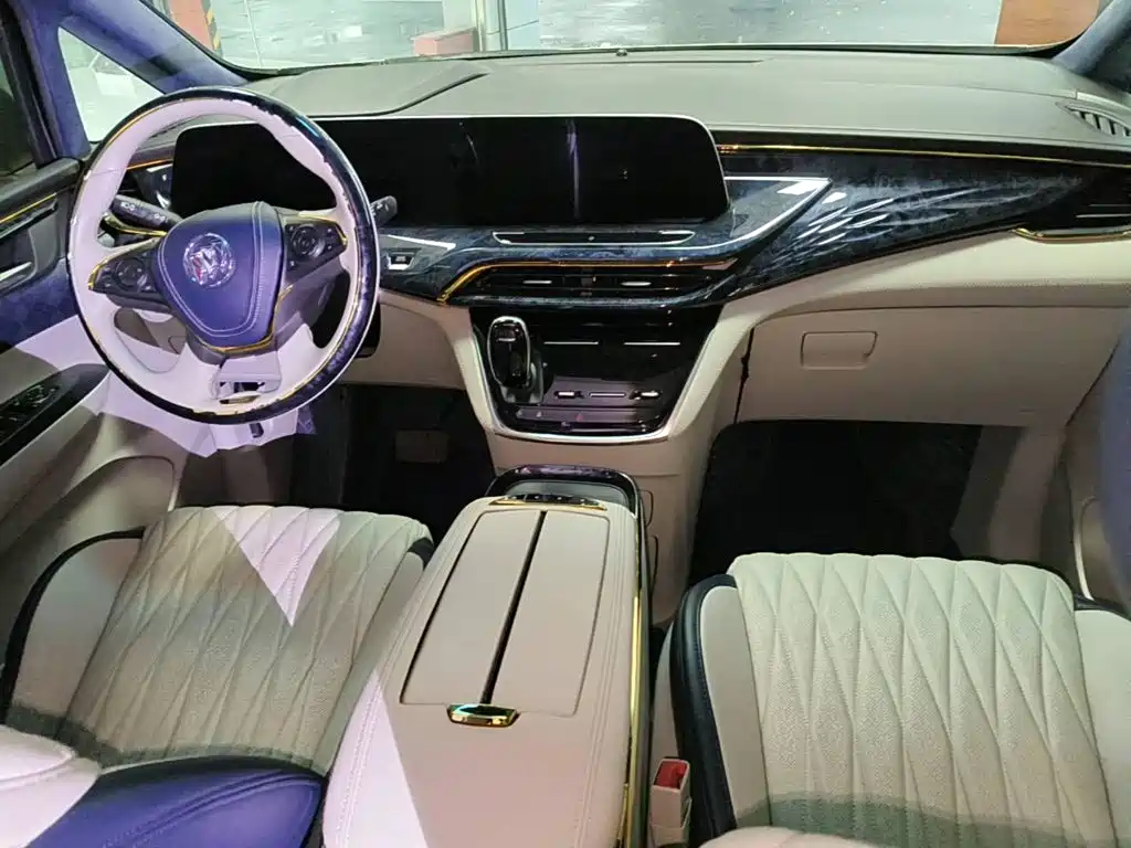 Фото 12 - Buick GL8