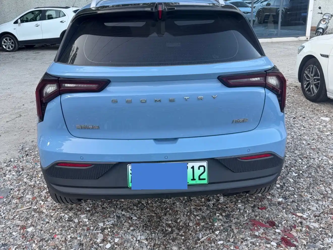 Фото 2 - Geely Geometry E Firefly