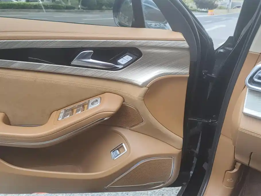 Hongqi H9 2020 2.0T Smart Connection Qi Chang Edition фото 7