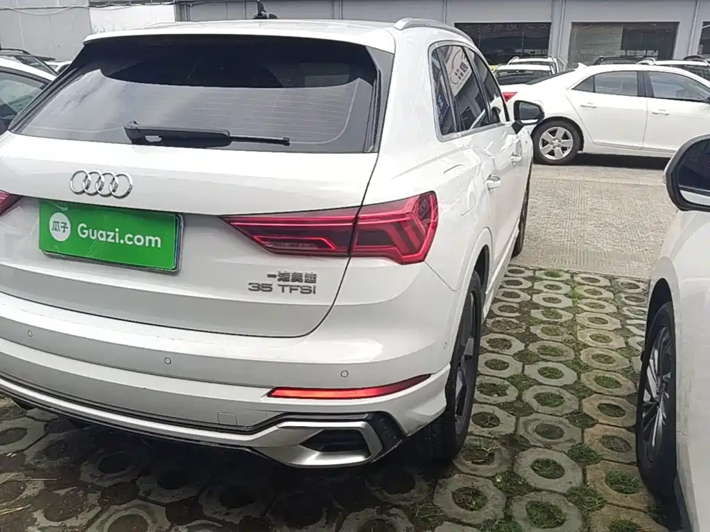 Фото 8 - Audi Q3