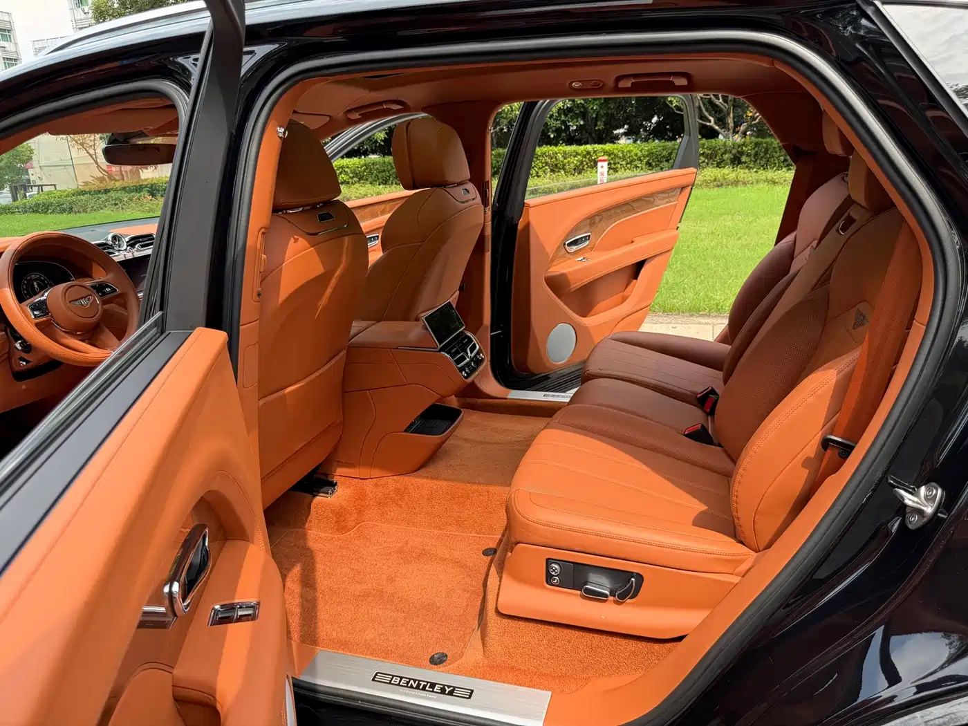 Bentley Bentayga 2025 2024 4.0T V8 Long Wheelbase