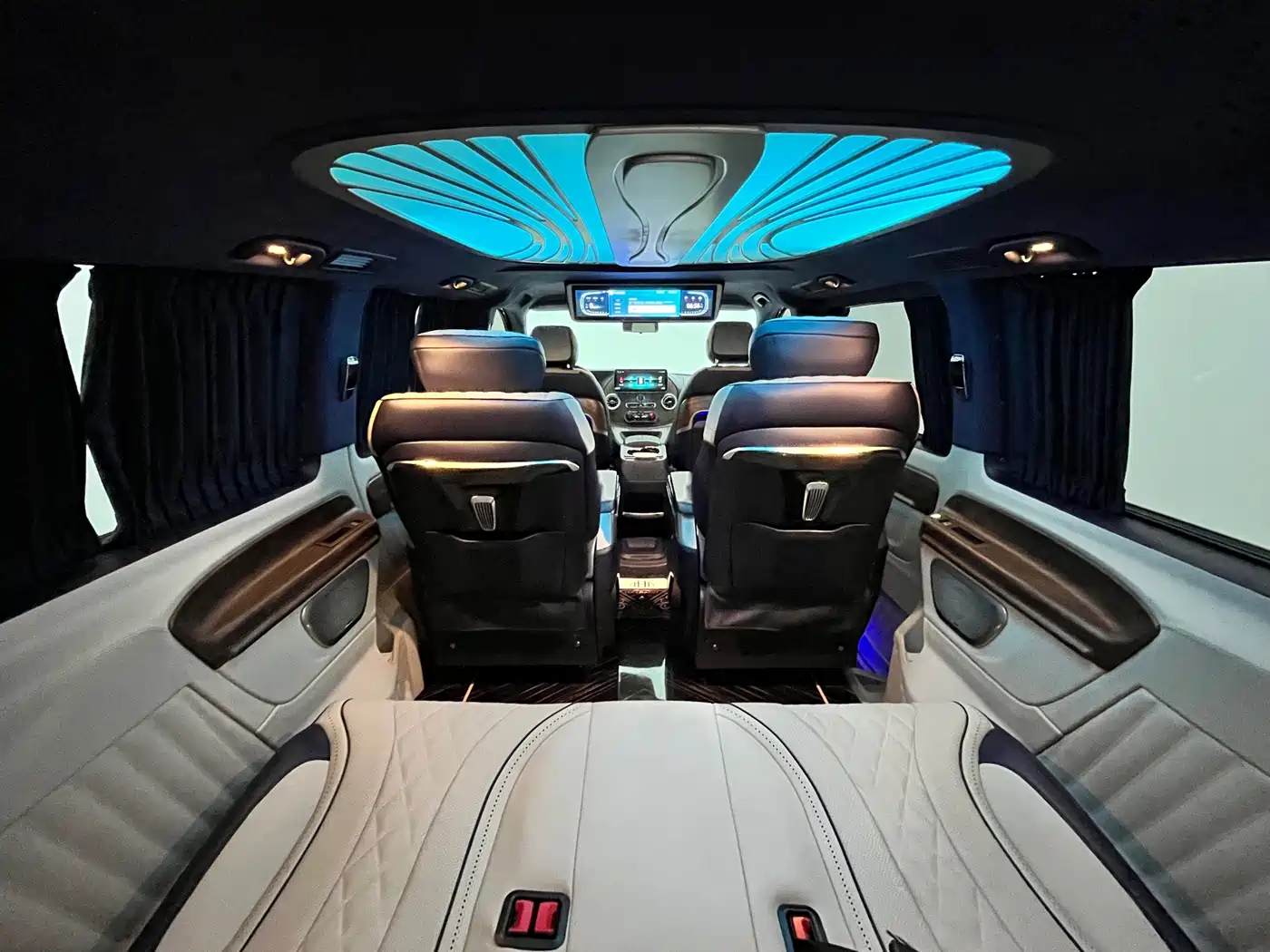Mercedes-Benz Vito 2021 2.0T Elite 7-Seater фото 15