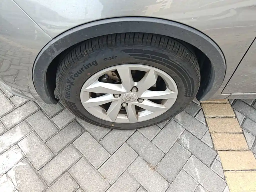 Baojun 310W 2018 2017 1.5L Manual Fashion Edition (China V)