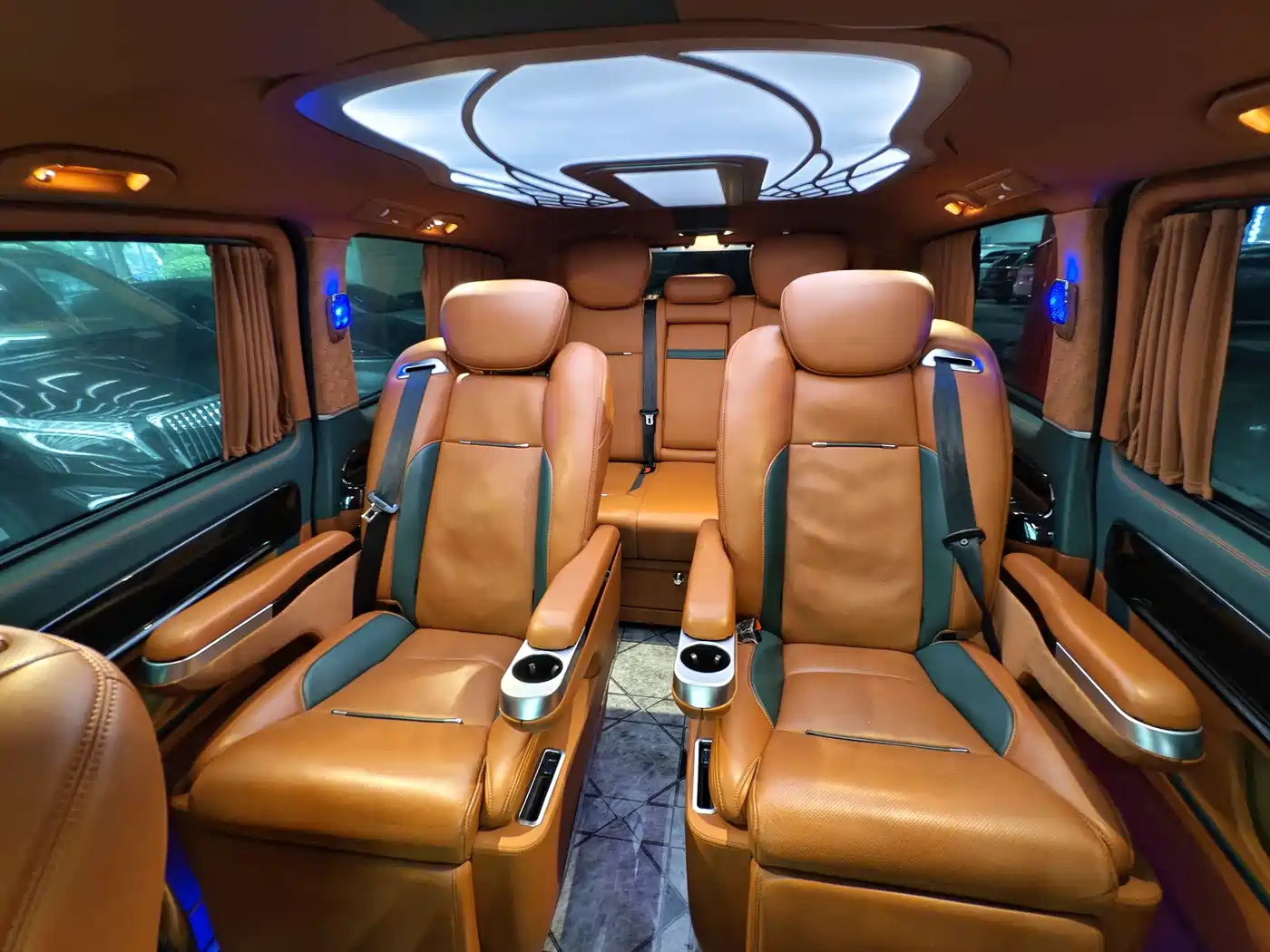 Mercedes-Benz Vito 2021 2.0T Business Edition 7-seater фото 6