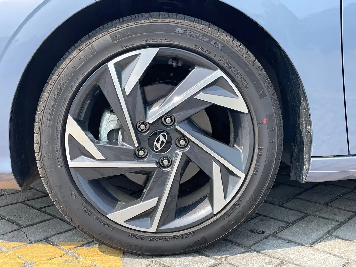 Hyundai Elantra 2023 1.5L CVT GLX Elite Edition фото 11
