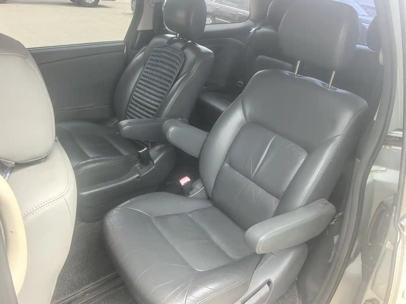 Toyota Previa 2004 2.4L AT фото 6