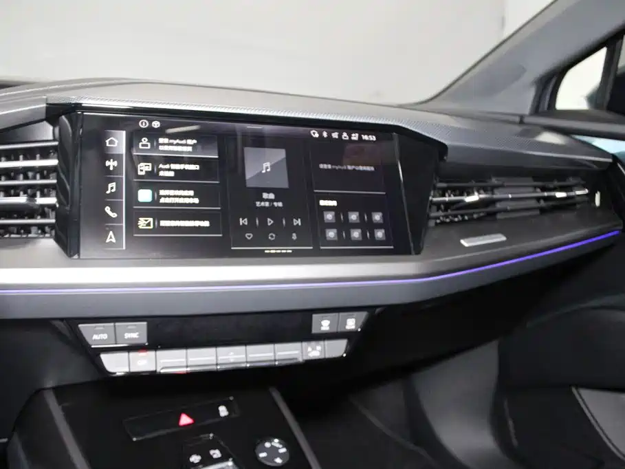 Audi Q4 e-tron 2025 2024 40 e-tron Pioneer Edition