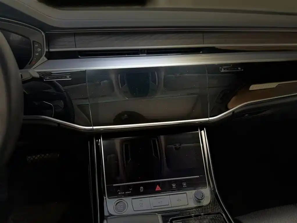 Audi A8 2023 A8L 50 TFSI quattro Exclusive фото 12