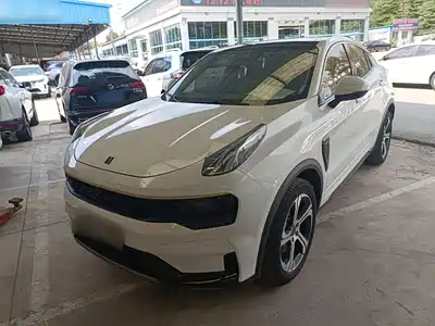 Lynk & Co 05
