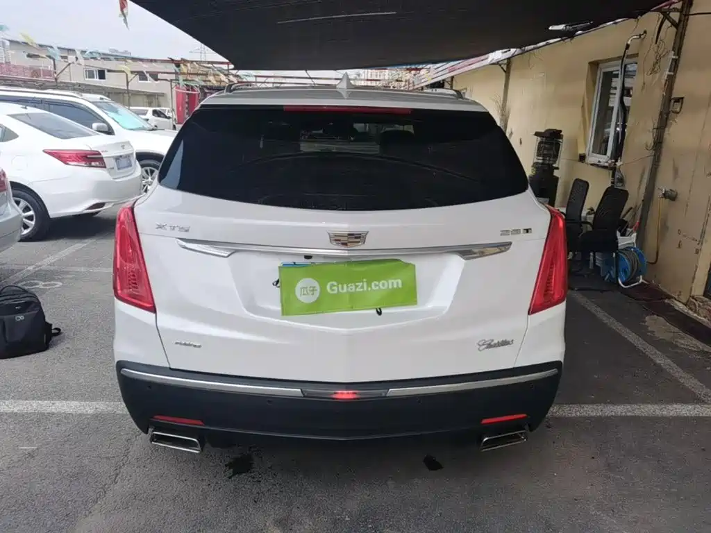 Photo 6 - Cadillac XT5