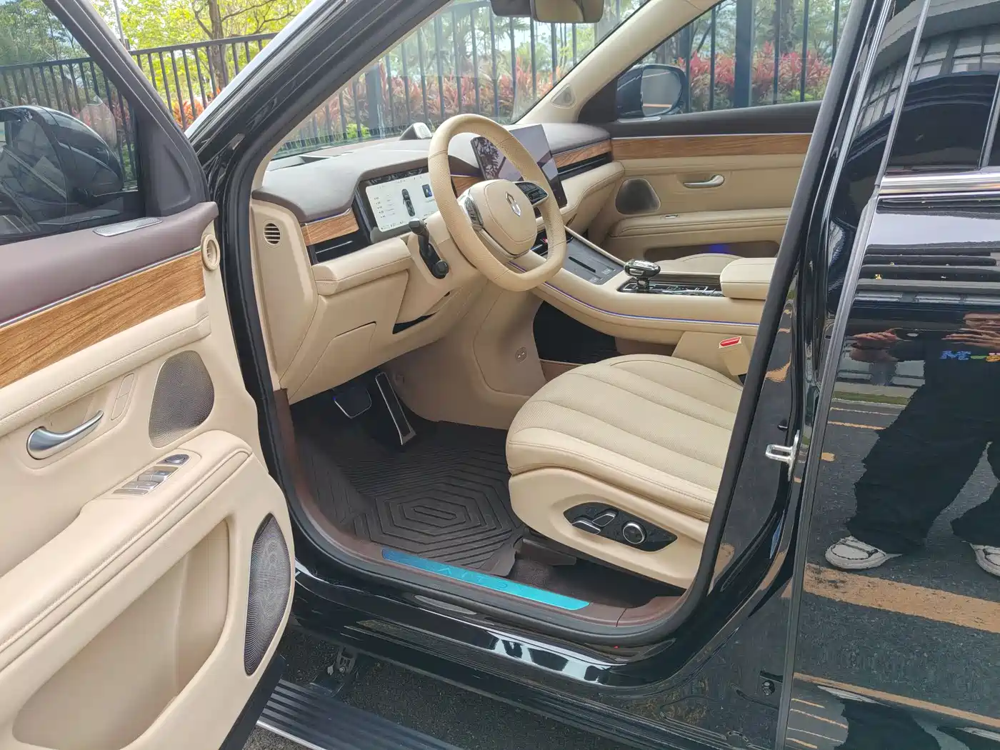AITO Wenjie AITO M7 2024 1.5T RWD Plus 5-Seater фото 4