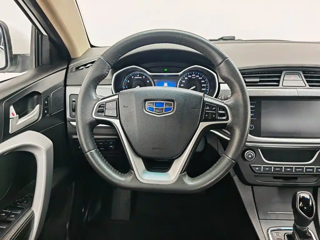 Фото 11 - Geely Emgrand