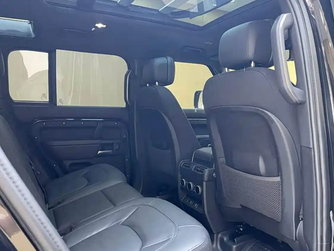 Land Rover Defender 2025 2025 110 3.0T P400 Dark Special Edition