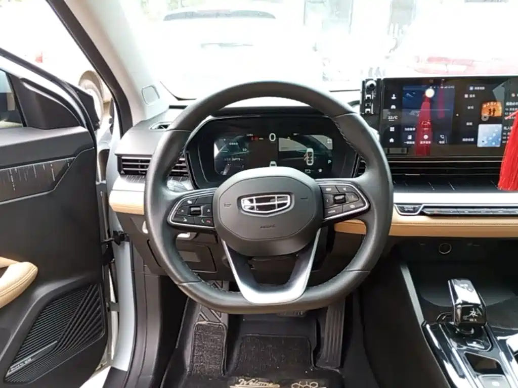 Geely Emgrand L HiP 2024 2024 Model Soaring Dragon Edition 1.5TD-DHT Pro 100KM Excellence Type