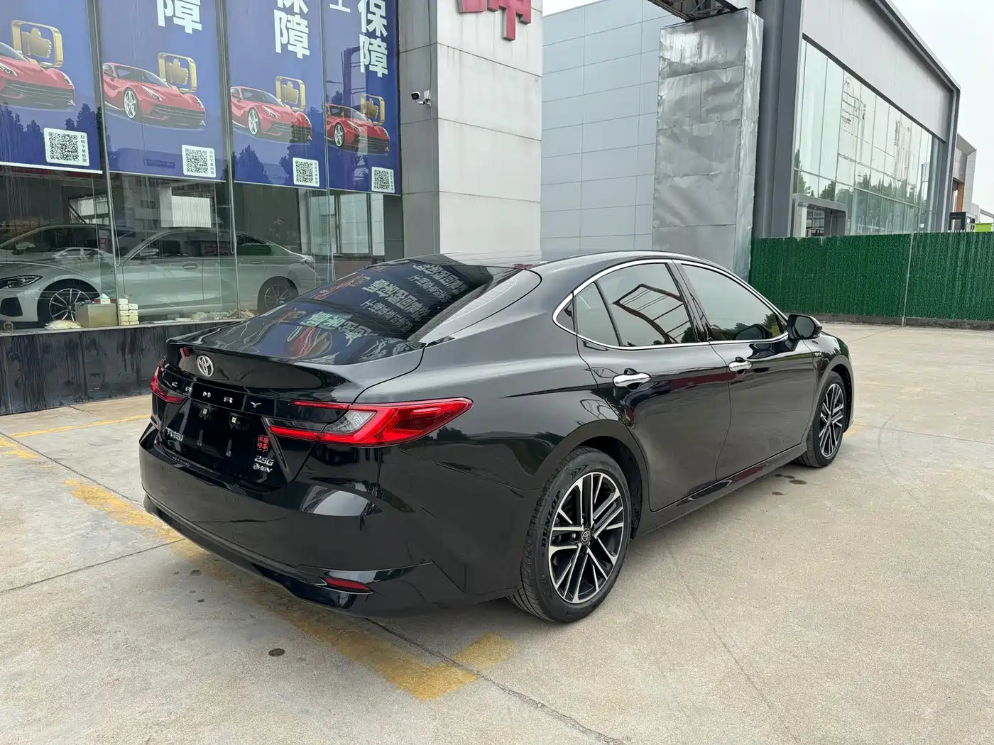 Photo 16 - Toyota Camry