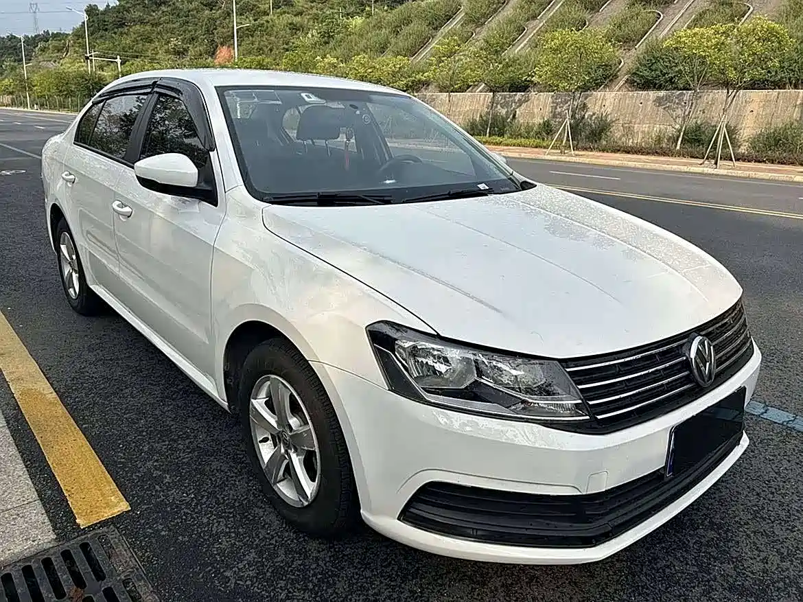 Volkswagen Lavida 2017 1.6L Automatic Trend Edition фото 3