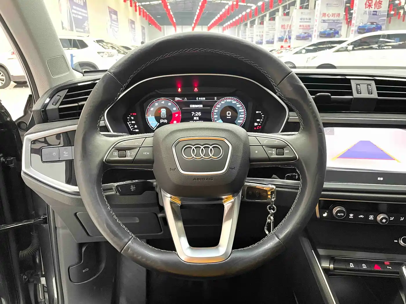 AUDI Q3
