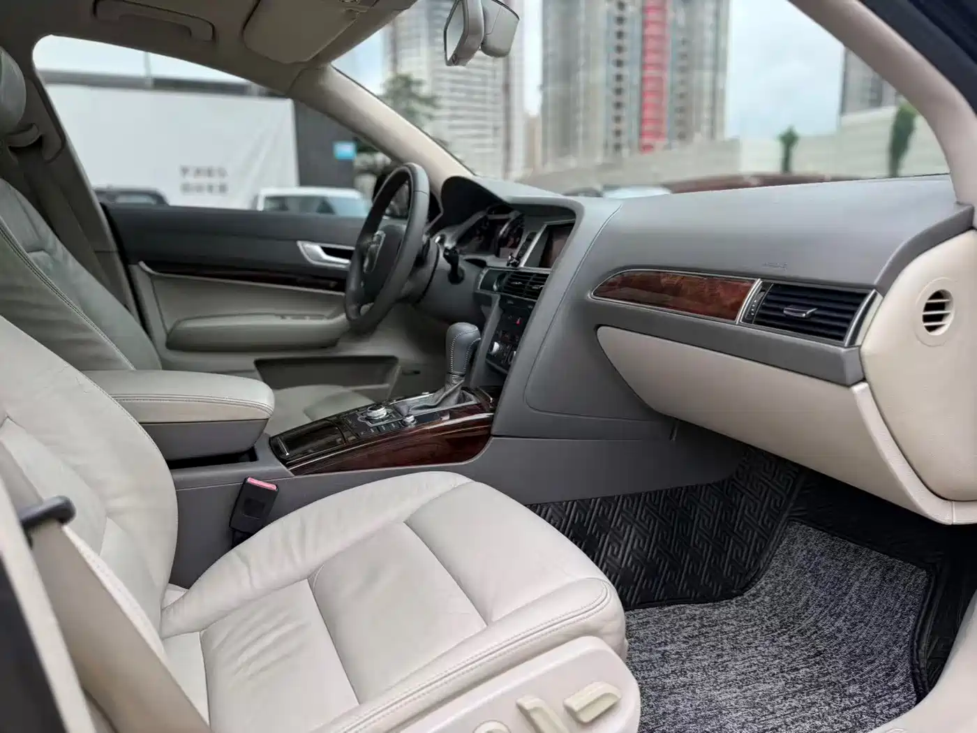 Audi A6L 2010 2.4L Luxury фото 6