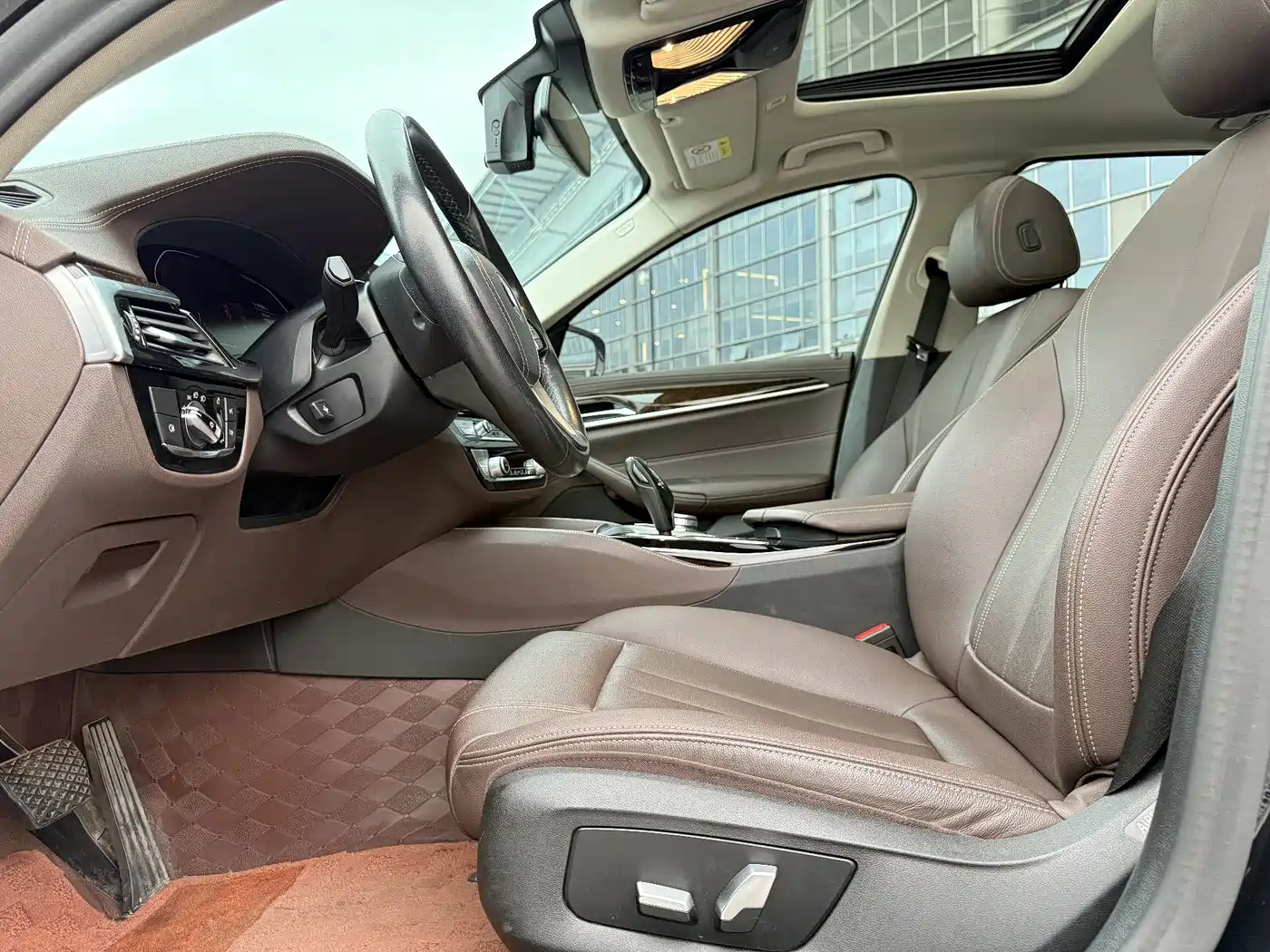 BMW 5 Series 2020 525Li Luxury Package фото 9