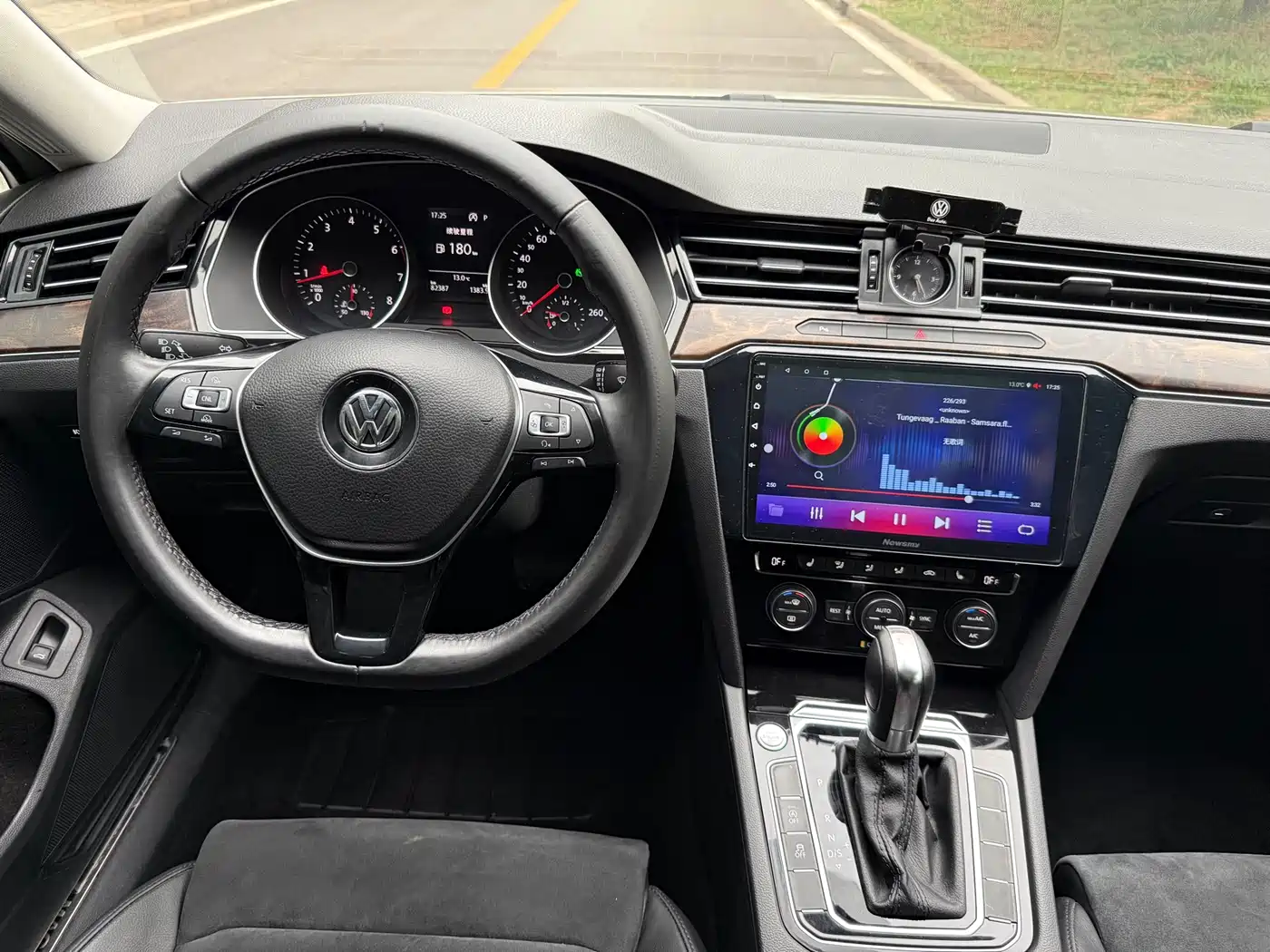 Volkswagen Magotan 2017 330TSI DSG Luxury фото 11