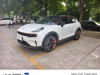 Lynk & Co 06