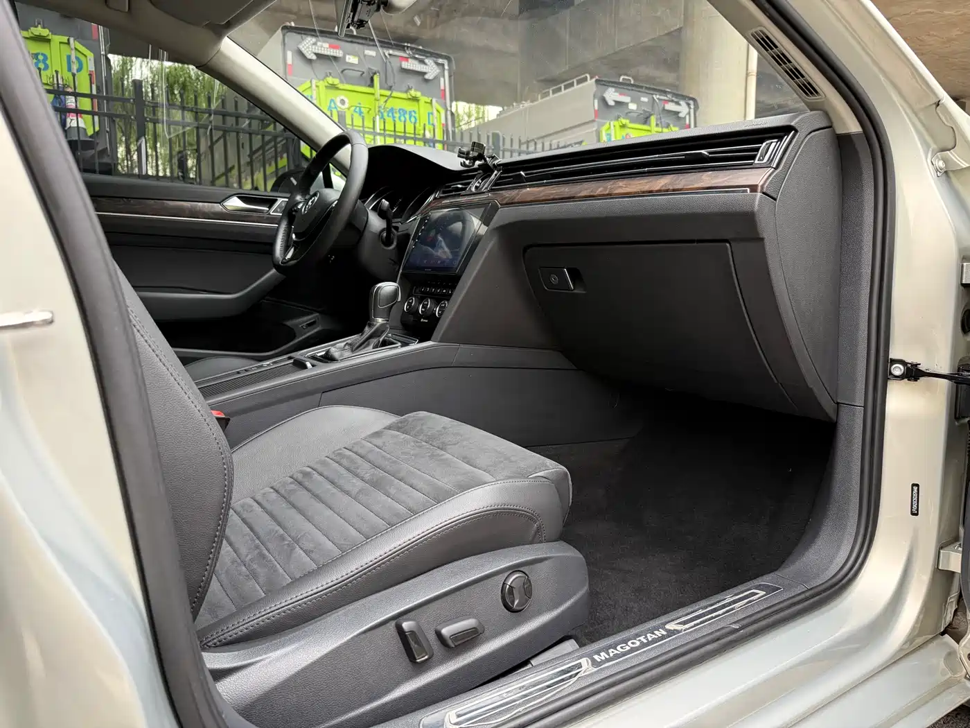 Volkswagen Magotan 2017 330TSI DSG Luxury фото 9