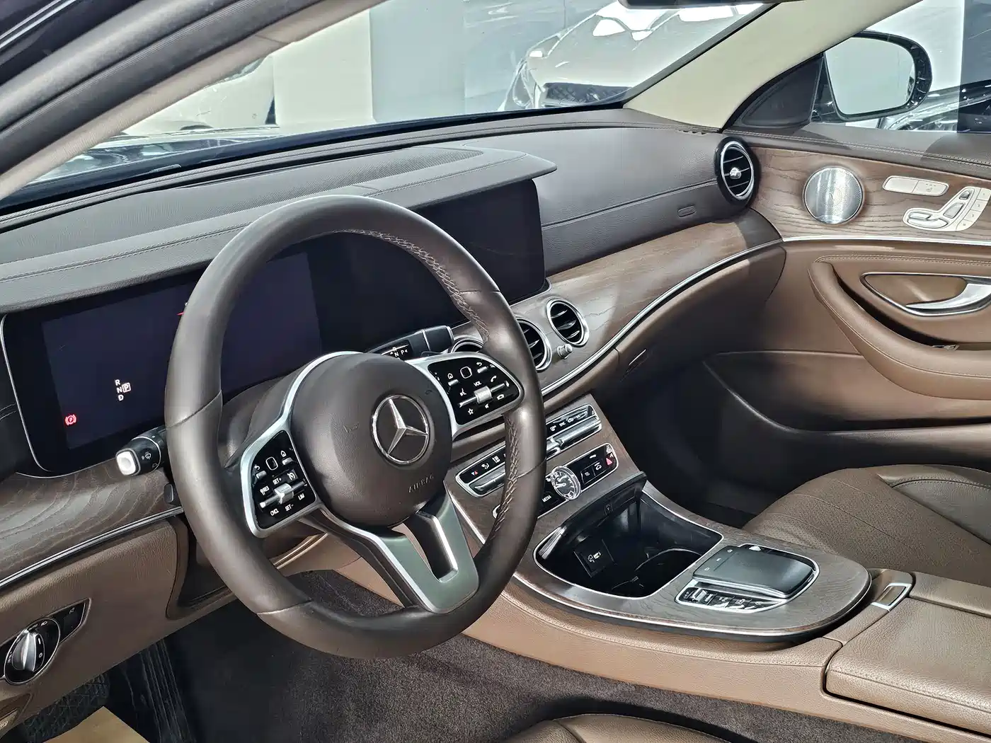 Photo 7 - Mercedes-Benz E-Class